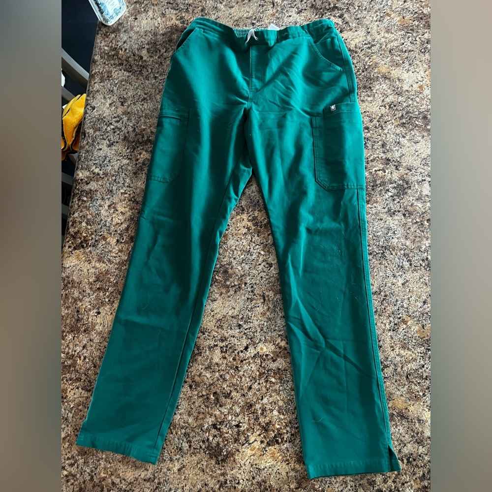 Medium tall Figs skinny leg